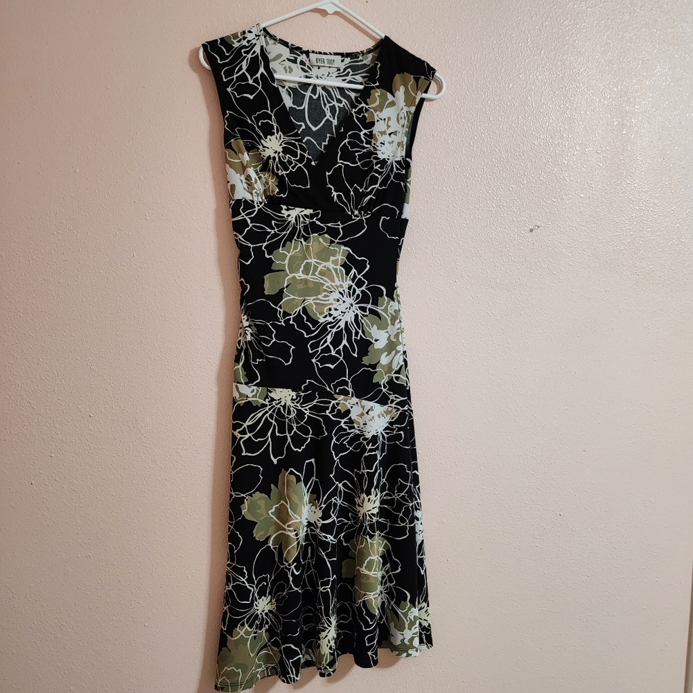 Vintage Byer Too Asymmetrical Fit Floral A line sheath surplice side ruch Dress